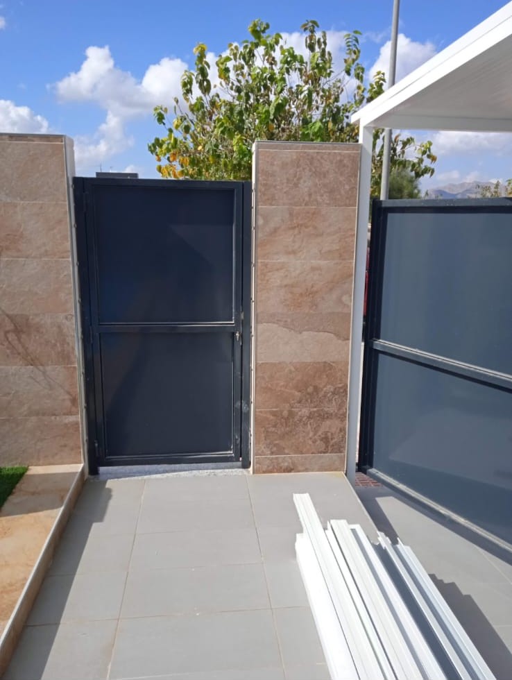 Galería de trabajos Multiservicios Reforespi - Proyecto 4 - Pintura, construcción, aluminios y reformas en Guardamar del Segura