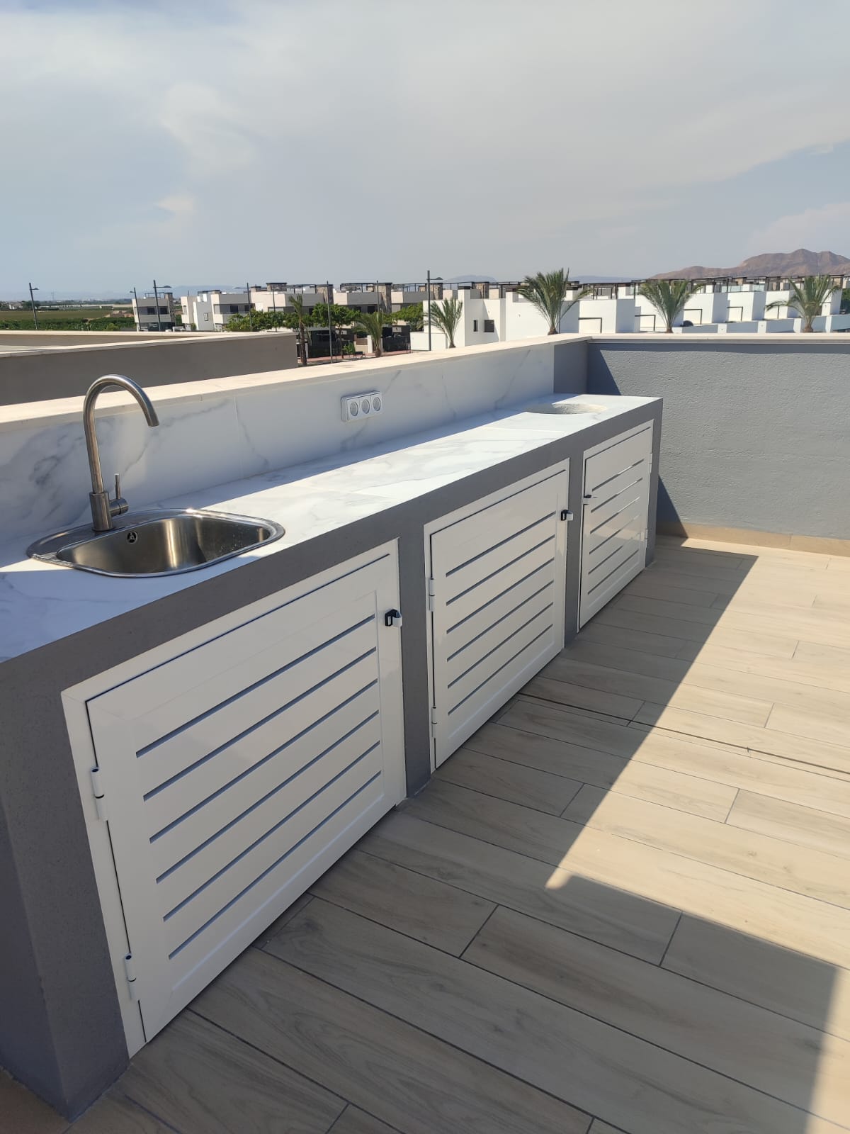 Galería de trabajos Multiservicios Reforespi - Proyecto 5 - Pintura, construcción, aluminios y reformas en Guardamar del Segura