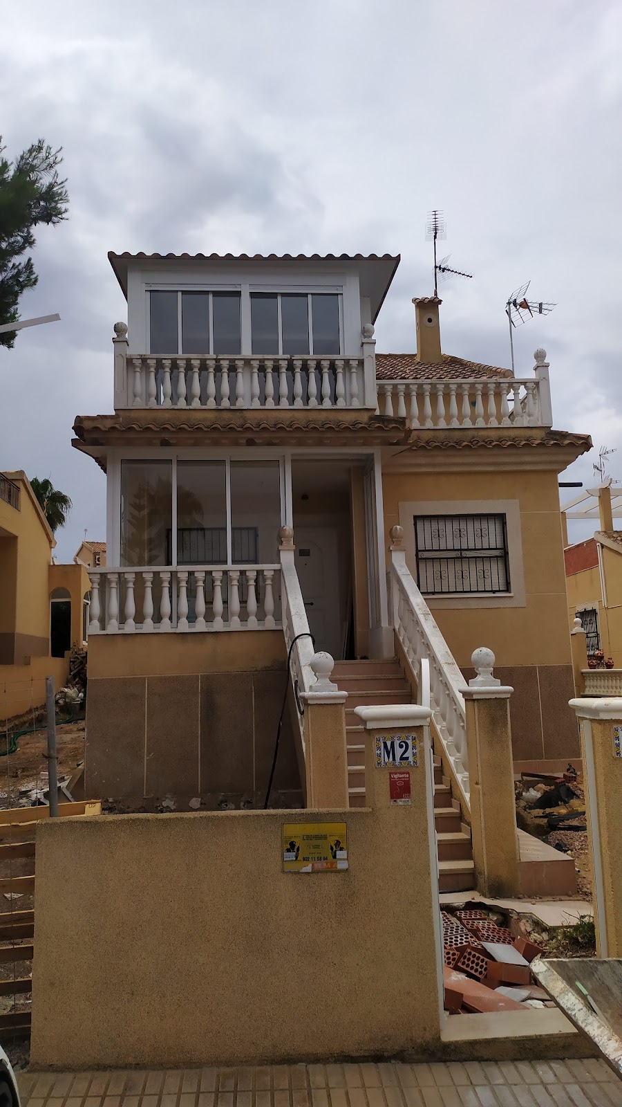 Galería de trabajos Multiservicios Reforespi - Proyecto 9 - Pintura, construcción, aluminios y reformas en Guardamar del Segura